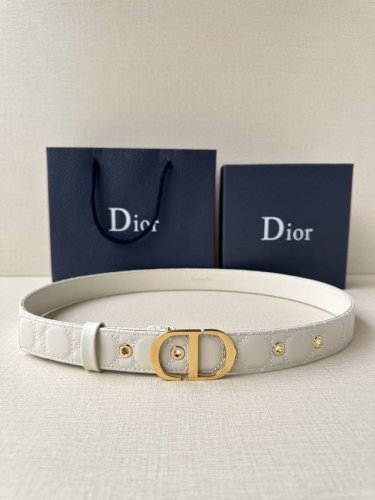 Width 3.0Cm This 30 Montaigne belt draws inspiration from the bag of the same na