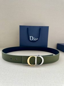 Width 3.5cm This belt buckle is a new Dior piece, continuing its classic design