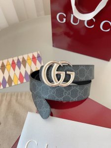 Gucci The iconic Gg pattern continues to add flair to leather accessories, offer