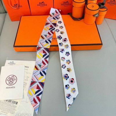 Twilly scarfTwilly scarf100% silk. This small silk accessory can be worn in many