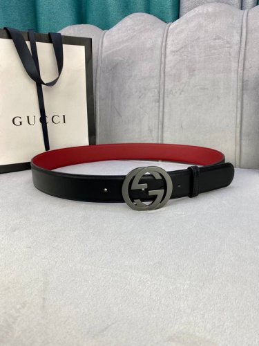 Width 4.0Cm Gucci interlocking double G buckle, derived from the brand's contemp