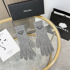 Popular Prada Fall/Winter Wool Knit Gloves (with packaging) - Solid Color Serie
