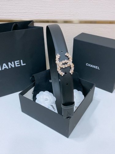 Chanel Spring/Summer new calfskin and brass Cc buckle exquisite, smooth and eleg