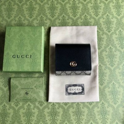 A top-of-the-line, high-quality Gucci new product! Made with imported leather a