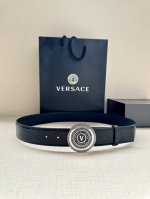 Width 3.8Cm Versace Jeans Couture cowhide V-Emblem buckle belt, decorated with L