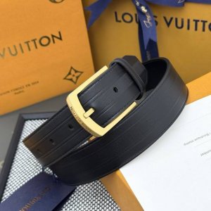 Louis Vuitton Heritage Italian-made leather belt, crafted from grained and smoot