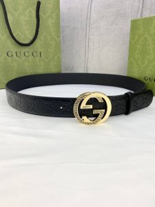Width 4.0 Gucci interlocking double G buckle belt, made of smooth original calfs