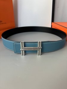 Wrapped around the waist, capturing the exquisite details, the brand that has ca