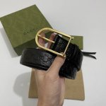 Gucci classic style with embossed small G flower, lining with color-changing fro