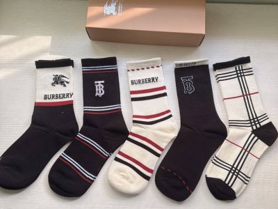 Special Burberry Burberry big B's new women's stockings, a box of five pairs of
