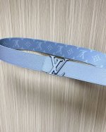 Seasonal New Arrival. The 40Mm Reversible Leather Belt Features A Soft Blue Cros