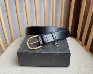 Prada's latest collection, this belt showcases contemporary style and features e