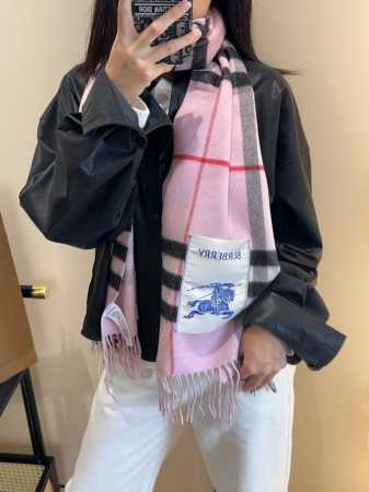 Family perk is here!! Burberry high-end heavyweight men's scarf! Highly recommen - Click Image to Close