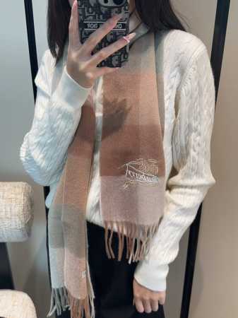 Family perk is here!! Burberry high-end heavyweight men's scarf! Highly recommen - Click Image to Close