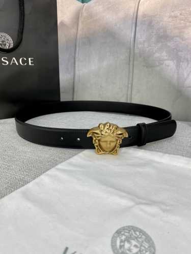Width: 3.0 Cm Versace This Soft Leather Belt Features A 3D Medusa Waist Belt Buc