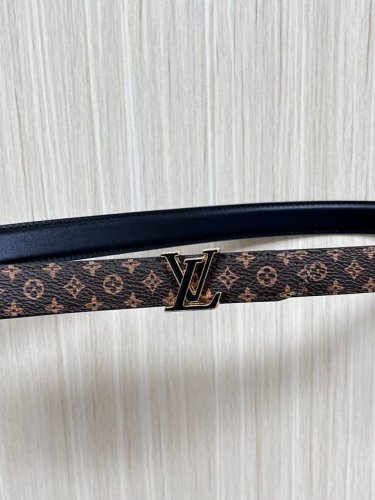 2.0 wide canvas with white floral print, black calfskin with a bulge, a point an