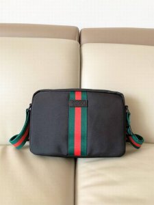 Gucc* New crossbody bag. Made of imported waterproof Oxford cloth and cowhide le