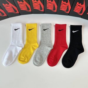 Special Packaging Nike New Mid-Length Slouch Socks! Five pairs per box, same sty