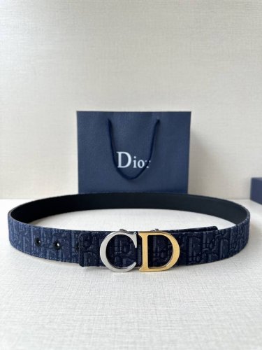 Width 3.5Cm This 35mm double-sided belt combines elegance with modernity. Double
