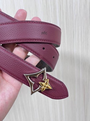 Flowergram Reversible Belt: This belt combines Monogram canvas and Monogram embo