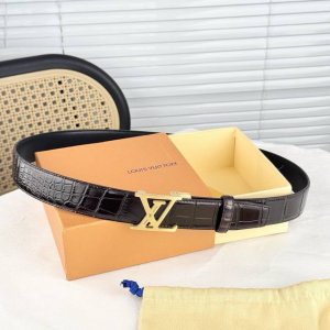 Lv can be worn for business casual or formal wear! 3.5cm latest buckle, polished