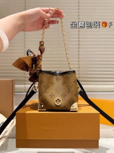 Replica cowhide Size: 12*11cm Lv's Noe Purse The little Shaomai is so cute! The