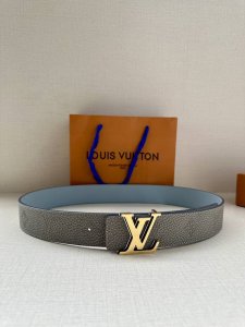 4.0mm wide: Imported lychee leather with embossed pattern, matching classic stai