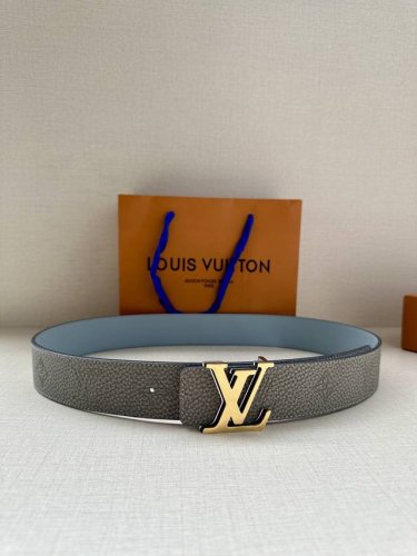 4.0mm wide: Imported lychee leather with embossed pattern, matching classic stai