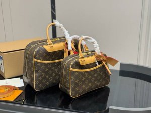 Comes with packaging Size: 26.20cm x 35.25cm Lv vintage Jenny bag! replica, hig