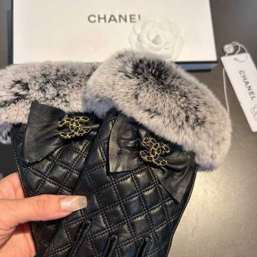 Chanel 2025 Fall/Winter Double C Rabbit Fur Lambskin Gloves for Touchscreen Phon