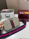 With mirror Cool Gucci camera bag crossbody bag Really super versatile texture a