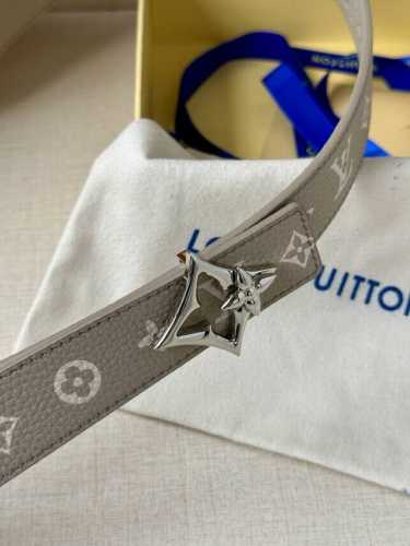 3.0 Wide Lv Double-Sided Lychee Belt Interprets Louis Vuitton's Classic Elements