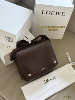 With boxSize: 25*20cm Loewe messenger bag recommended! Recommended! Cowhide embr