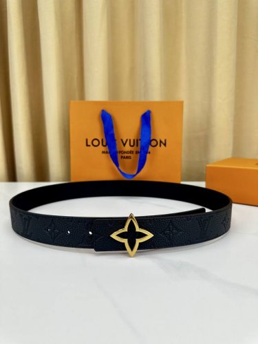 3.4mm wide Louis Vuitton classic black leather belt, featuring embossed details