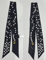 High quality dark pattern small pearls, same style as the counter! Chanel hair