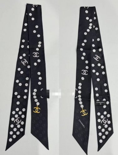 High quality dark pattern small pearls, same style as the counter! Chanel hair