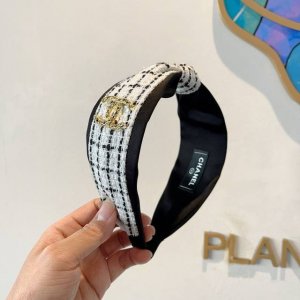 with packaging Chanel Chanel's latest small Chanel style wide-brimmed headband,