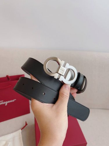 Ferragamo reimagines its timeless collections. This essential wardrobe accessor