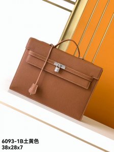 New briefcase model: 6093-1B# Khaki. Made from premium, genuine Emma Italian le