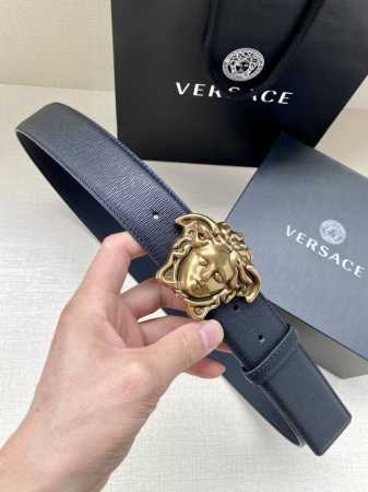 Versace Width 3.8Cm This stylish belt is crafted from grained calfskin leather a - Click Image to Close