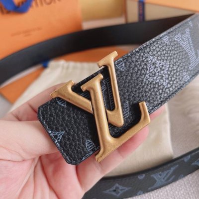 Special original fabric printed surface, lined with first layer calfskin bottom,