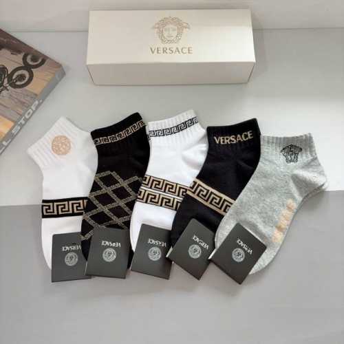 Comes with packaging, one box contains five pairs of Versace socks for men and