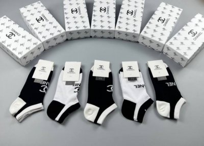 Special packaging Chanel's new classic short and medium-length stacked socks! Fi