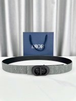 Width 3.5cm This Dior 35mm reversible belt combines elegant sophistication with