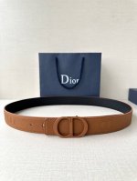 Width 3.5Cm Dior This belt buckle is crafted from stainless steel with a yellow-