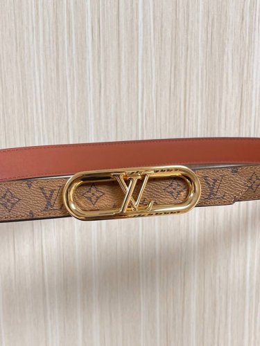 New seasonal style, 2.5mm wide double-pointed original 1:1 replica. One side is