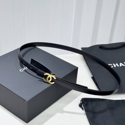 New Chanel Narrow Reversible Belt Chanel's classic reversible belt, made of hig