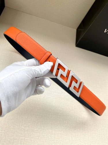 VersaceWidth 3.0Cm This belt is made of premium leather and is embellished with