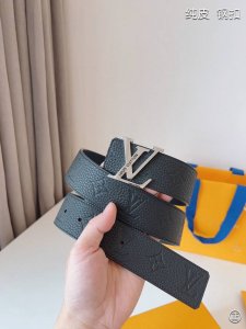 Lv belt width: 4.0cm. The latest series of counter synchronization, with exquisi