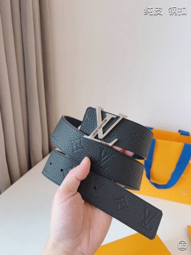 Lv belt width: 4.0cm. The latest series of counter synchronization, with exquisi